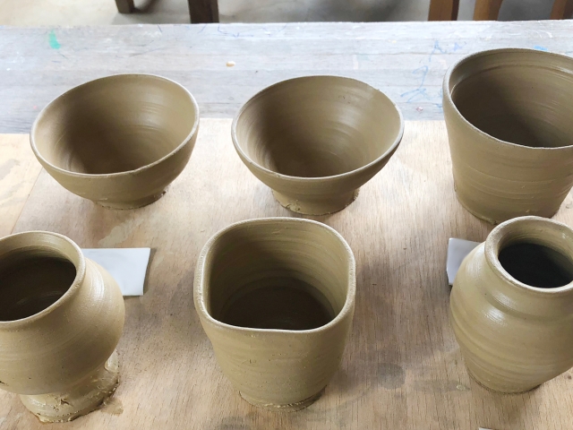 陶芸教室の体験レッスンで制作した器